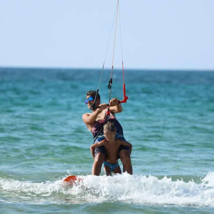 Kiteurlaub mit Familie, Kitesurfen mit Kindern